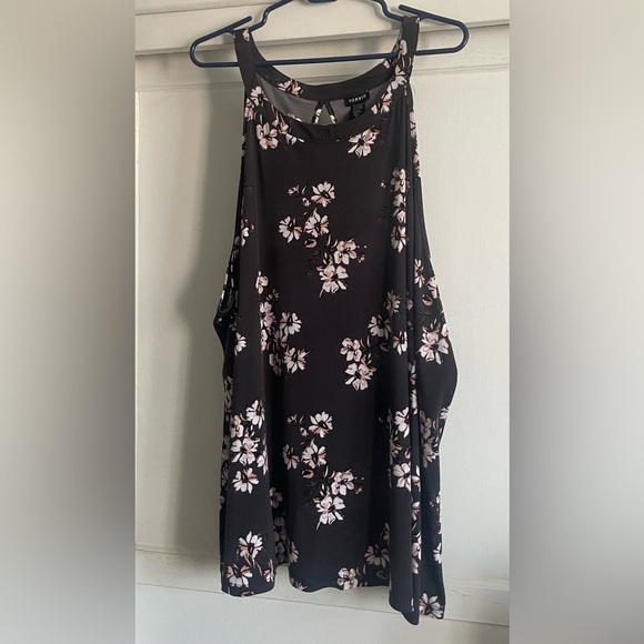 Torrid Studio Knit High Neck Tank. Pre-Owned. - Picture 4 of 7